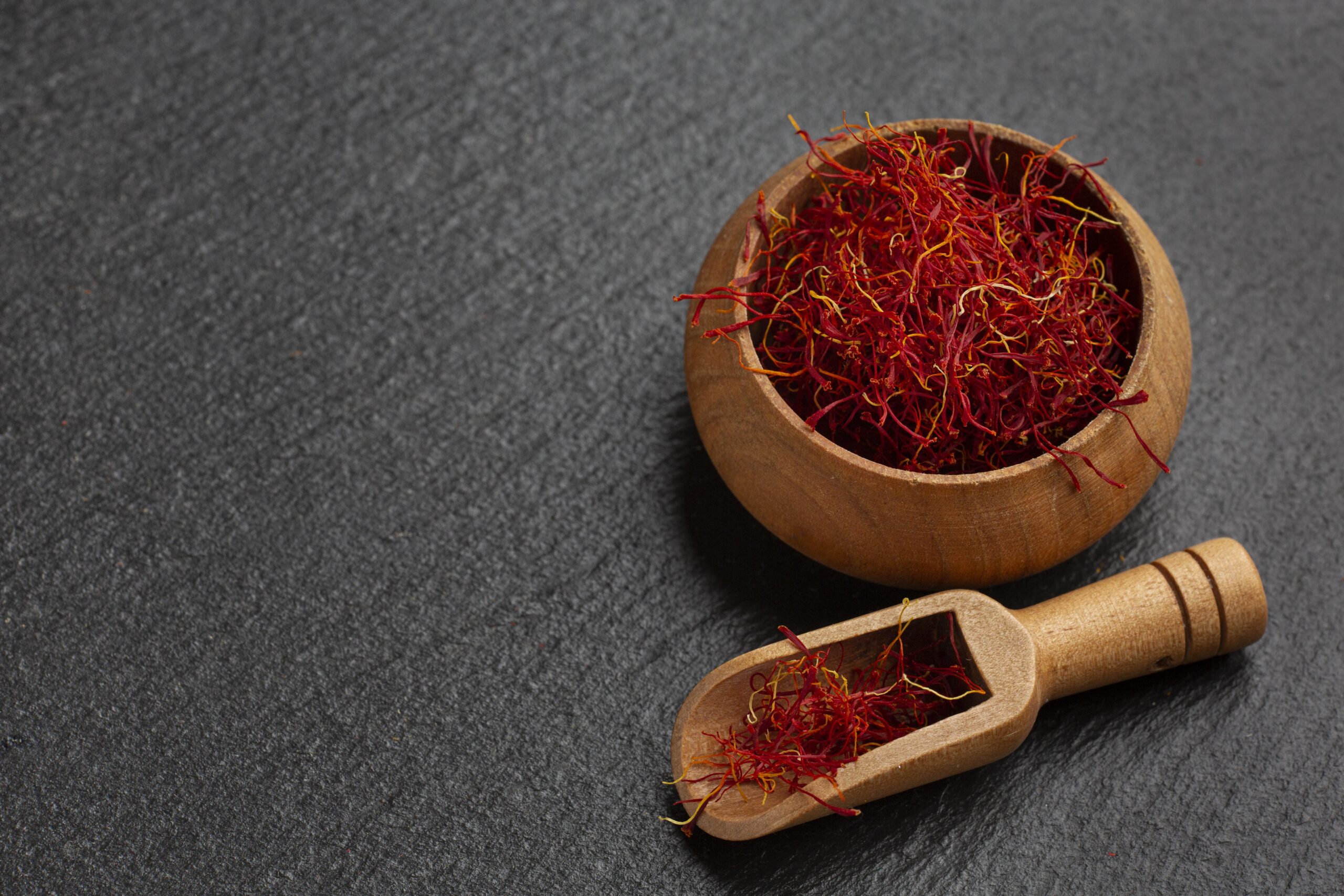 “How to Choose and Store Saffron for Maximum Flavor and Freshness”